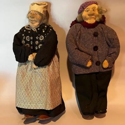 Vintage dolls, lots of vintage dolls, most are ethnic dolls depicting peoples and cultures from all over the world, most are in very good...