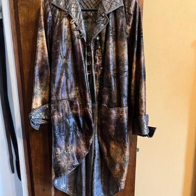 Loads of vintage clothes, mostly XS-M, lots of funky and unique pieces, many from Ulla Johnsonâ€™s Nadya brand which is handmade in Bali...