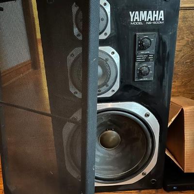 pair of Yamaha NS-500M speakers