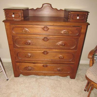 antique dresser w/ hankie drawers 