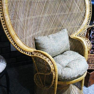 Stunning Vintage Peacock Chair with Cushion and Matching Pillow Boho in mint condition!