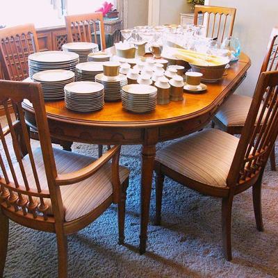 Drexel Dining Table / 6 Chairs / 2 Leaf's