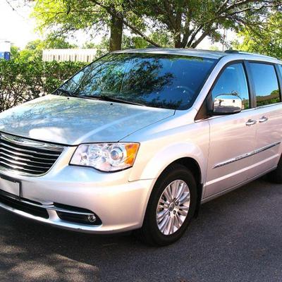 2012  Chrysler Town &Country Limited Minivan 4D / V6, 3.6 Liter /  FWD / `Mileage 78,617