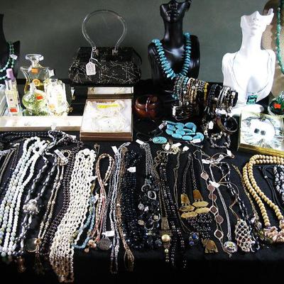 Fine Jewelry / Costume Jewelry