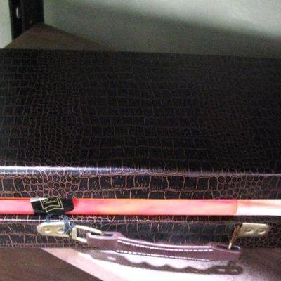 Vintage Japanese Mah Jong Set Royal Games with Tiles Four Racks Leather Croco Case / New Old Stock