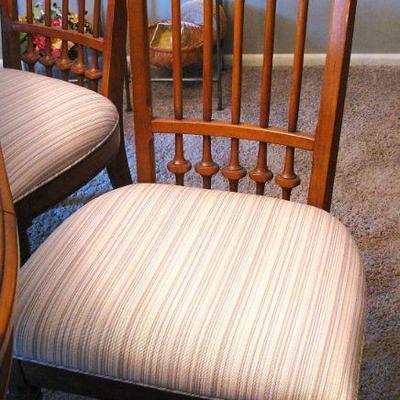Drexel Dining Table / 6 Chairs / 2 Leaf's