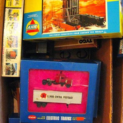 Vintage Trains New Old Stock / Accessories