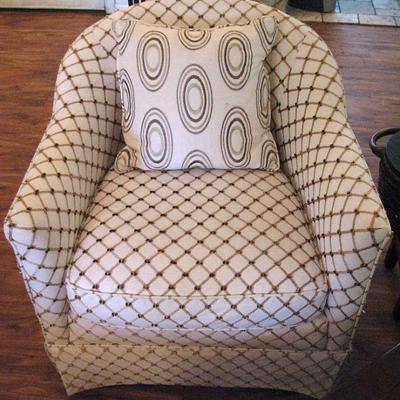 Upholstered Accent Setting Chair