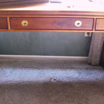 Henredon Desk Solid Wood