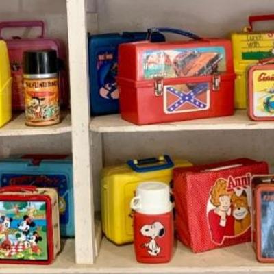 Loads of Vintage lunchboxes