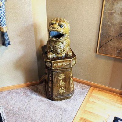 Large Chinese Foo Dog Entry Guardian - 13.5w x 18.5d x 39h
