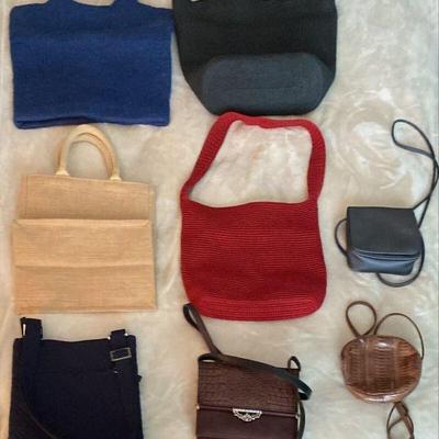 https://www.ebay.com/itm/115947733110 CV1147 LOT OF 8 PURSES AND BAGS