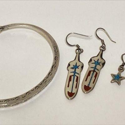 https://www.ebay.com/itm/115947213554 CV1097 STERLING SILVER JEWELRY LOT, FEATHER AND STAR EARRINGS WITH CUFF BRACEL