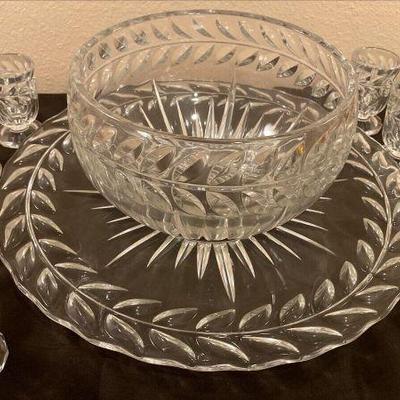 https://www.ebay.com/itm/115942044894 CV1037 SET OF SERVEWARE, PUNCH BOWL WITH 10 CUPS AND LARGE PLATTER