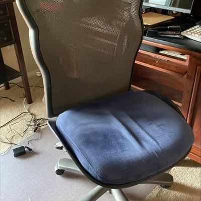 https://www.ebay.com/itm/115940231384 CV1028 TALL BACK OFFICE CHAIR ON WHEELS