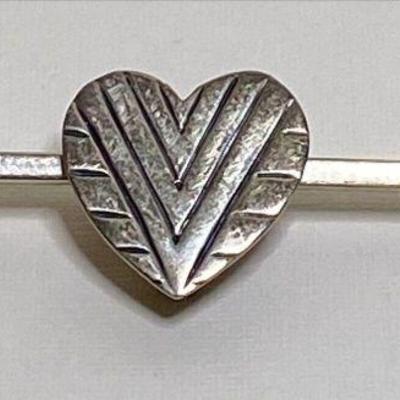 https://www.ebay.com/itm/126144809652 CV1092 MIGNON FAGET STERLING SILVER HEART AND ARROW BAR PIN