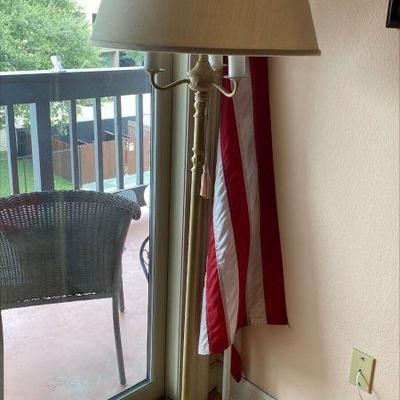 https://www.ebay.com/itm/126133960461 CV1014 OFF WHITE FLOOR LAMP