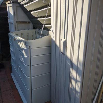 rubermaid storage bins