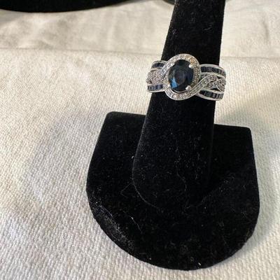 Sapphire diamond ring