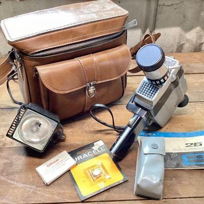 JUCR919 Vintage Yashica Super 8 Movie Camera	Yashica Super8 25 movie camera with case & manual - untested. Â Agenda Super 8 movie...