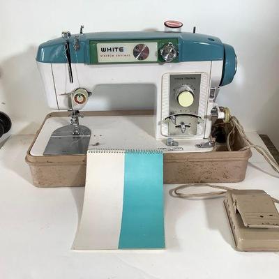 JUCR816 White Sewing Machine	White brand sewing machine, model 840. Confirmed to work, comes with instruction booklet and carrying lid.
