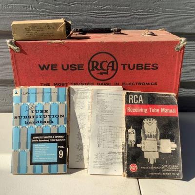 JUCR208 Vintage RCA Vendor Tube Case	RCA tube repair case with a bunch of different types of tubes inside. Tubes look to be in great...