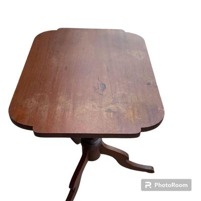 Antique Tilt Top