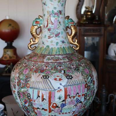 Gorgeous large antique Chinese export (circa 1900) Famille Rose Canton Porcelain Vase with gold painted details and decorative wood stand