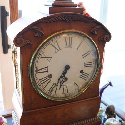 Antique mantel clock