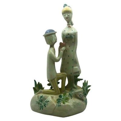 Lot 189-K 
Rosenthal Peynet Porcelain Figurine Lovers Heart Proposal Made in Germany