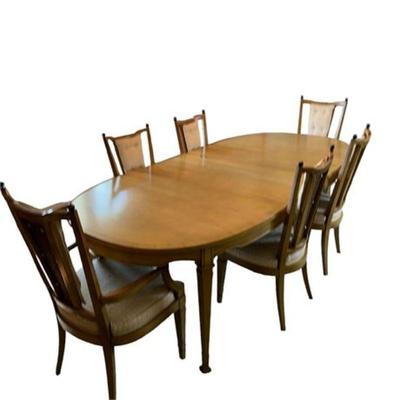 Lot 023.   
Vintage Drexel Dining Room Table with Six Chairs