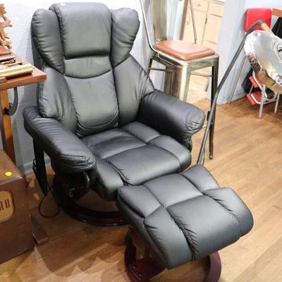 Plug-in electric black leather heated massage chair