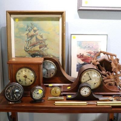 Vintage mantel clocks and cuckoo clock