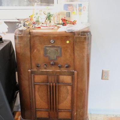 Antique RC Victor Radio Cabinet and vintage toys