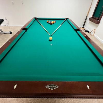 Brunswick 8ft pool table DELIVERY INCLUDED - LIKE NEW