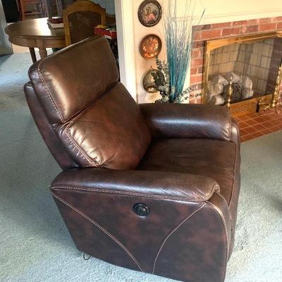 Electric recliner in excel. condition