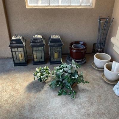 Two lanterns sold
2 white pots sold (jo)
