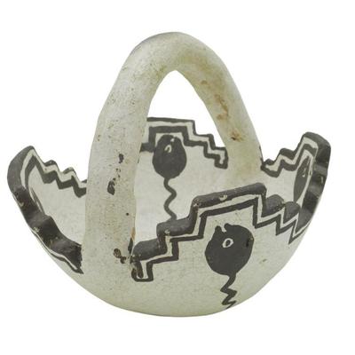 ZUNI POTTERY TADPOLE BASKET 1940s