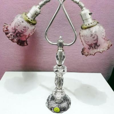 VINTAGE LUCITE GLASS & CHROME TABLE LAMP
