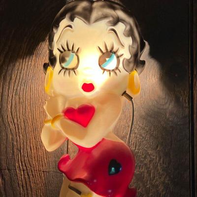 VINTAGE BETTY BOOP LIGHT | Marked â€œ 1984 King Features Synd. Made in Hong Kong by Techno-Creations (FE)â€ Light up blow mold Betty...