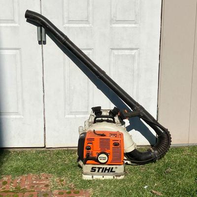 STIHL BR 380 BACKPACK BLOWER | Stihl BR 380 Blower with all parts shown and Manual. - l. 16 x w. 12 x h. 18 in (Blower unit excluding hose)
