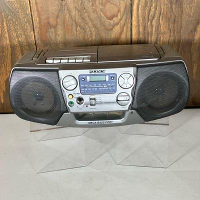 VINTAGE SONY BOOMBOX CFD-V17 | Vintage Sony Boombox, Sony CFD-V17 CD Radio Cassette-Corder works great with CD, AM/FM and Cassette. - l....