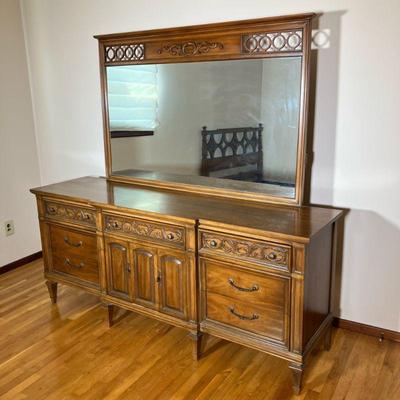 THOMASVILLE TRIPLE DRESSER W/MIRROR | Vintage Italian Provincial Style Thomasville Triple Dresser with nine drawers, two behind center...