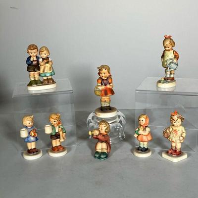 (8PC) HUMMEL LOT #2 | Hummels include: (1) School Girl 81 2/0 4.5â€; (1) We Congratulate 220 4â€; (1) Little Gardener #74 4.25; (1)...