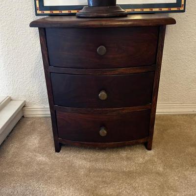 petite/ small chest of drawers 