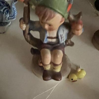 Hummel figurine Apple Tree Boy