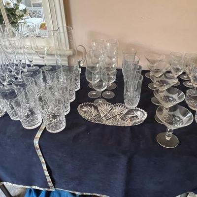 Assorted glassware & crystal