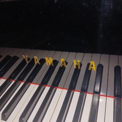Grand piano Yamaha