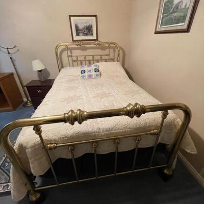 Brass bed - full size w/like new mattress/box springs set