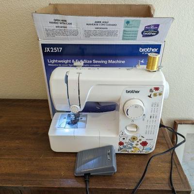 Brother JX2517 Lightweight Full Size Sewing Machine - Tested and Working